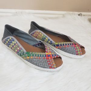 Bernie mev sz 39 peep toe shoes